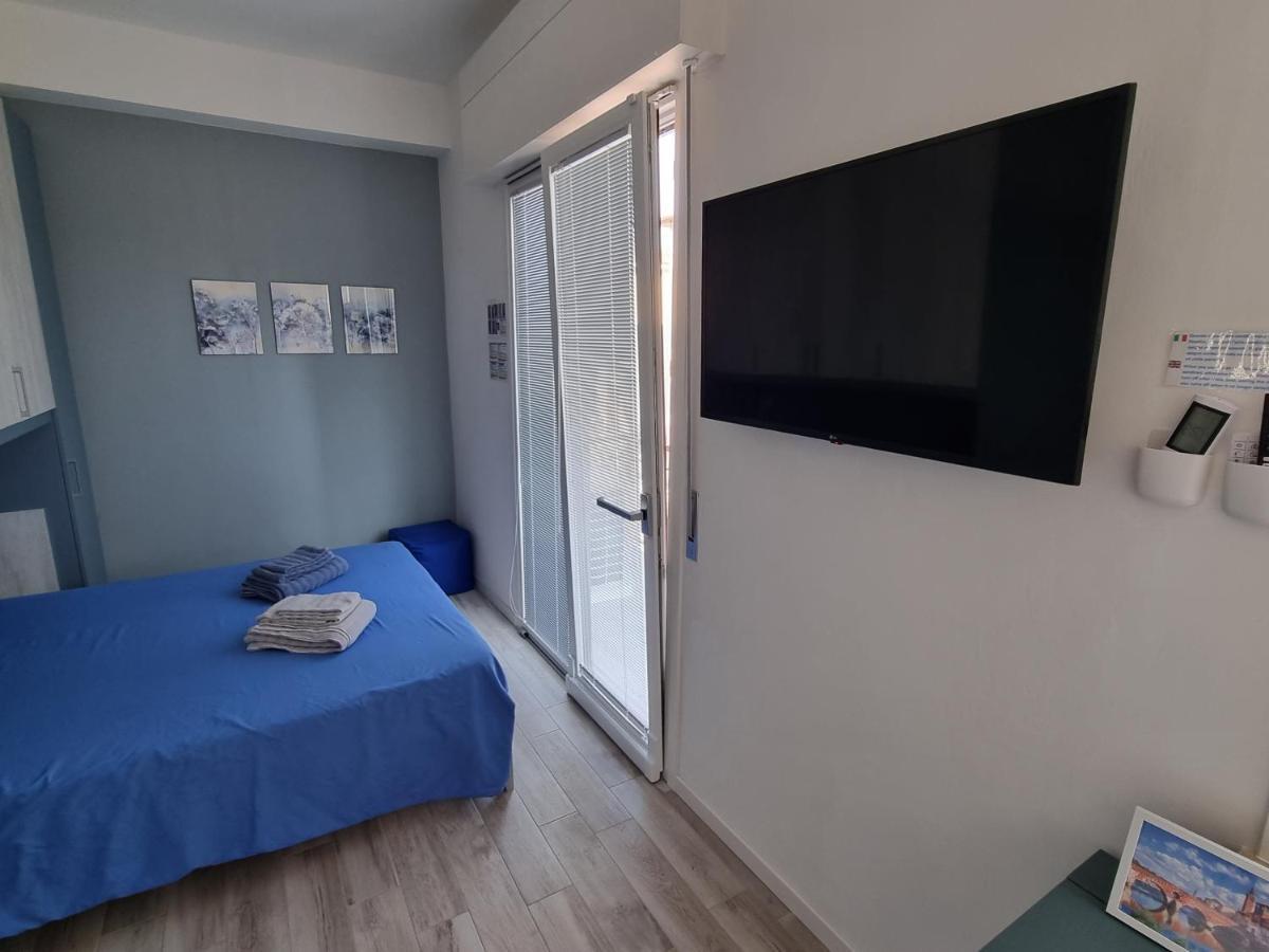 Blue House Apartment - San Massimo Верона Экстерьер фото