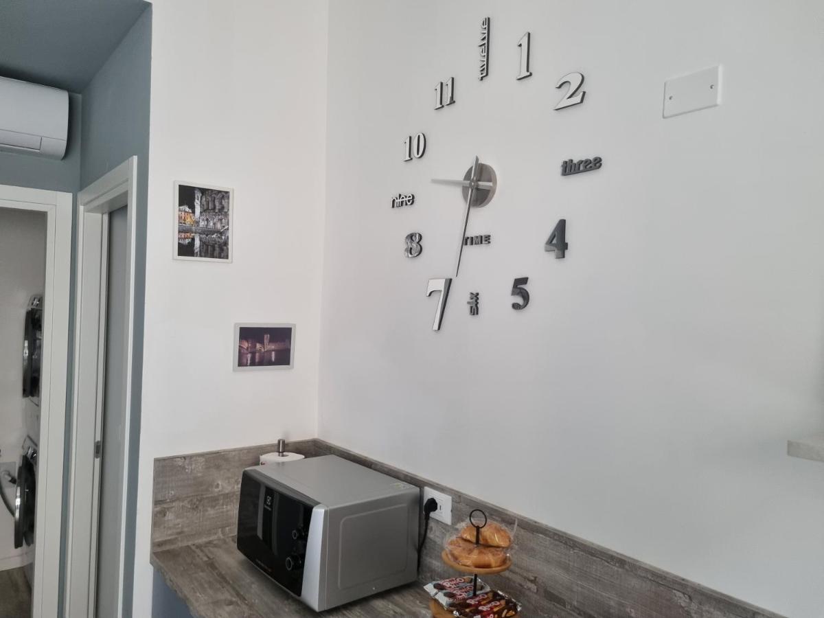 Blue House Apartment - San Massimo Верона Экстерьер фото