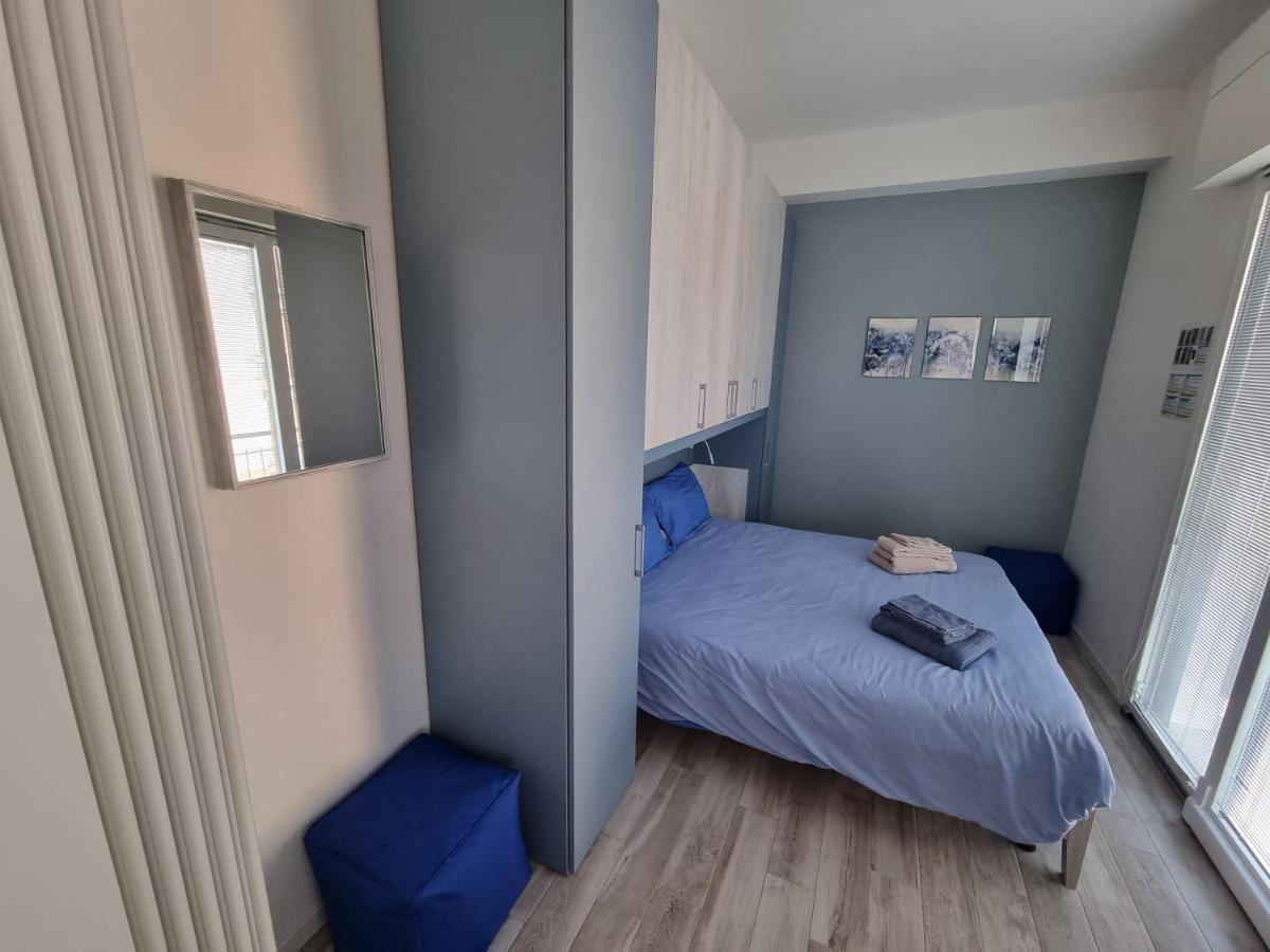 Blue House Apartment - San Massimo Верона Экстерьер фото